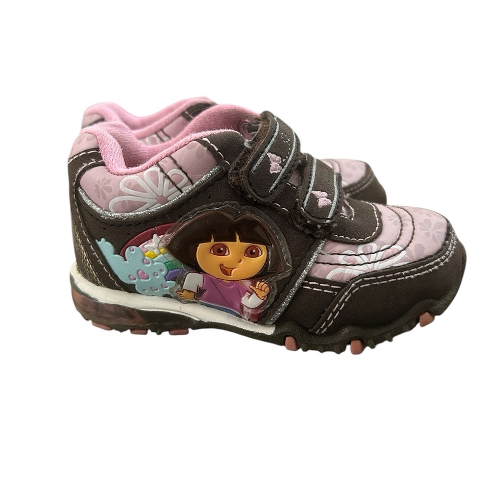 Dora Sneakers